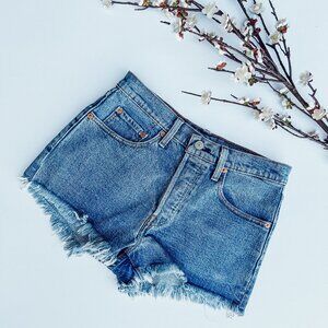 Levi's 501 Original High Rise Denim Shorts (EUC)